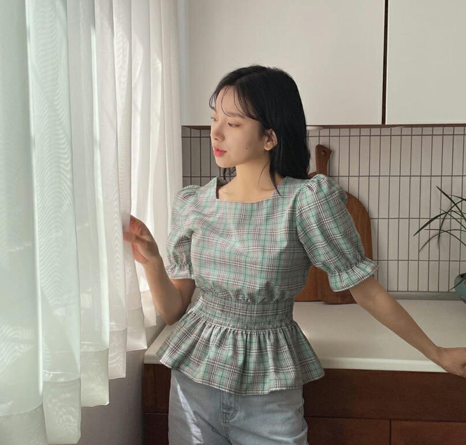 スクエアチェックブラウス・全4色・t64041 レディース 【bl】【韓国 ファッション トップス ブラウス 半袖 ラブリー チェック パターン スクエアネック デコルテ シャーリング スリム ガーリー 体型カバー 細身 春 夏】【NIJU】