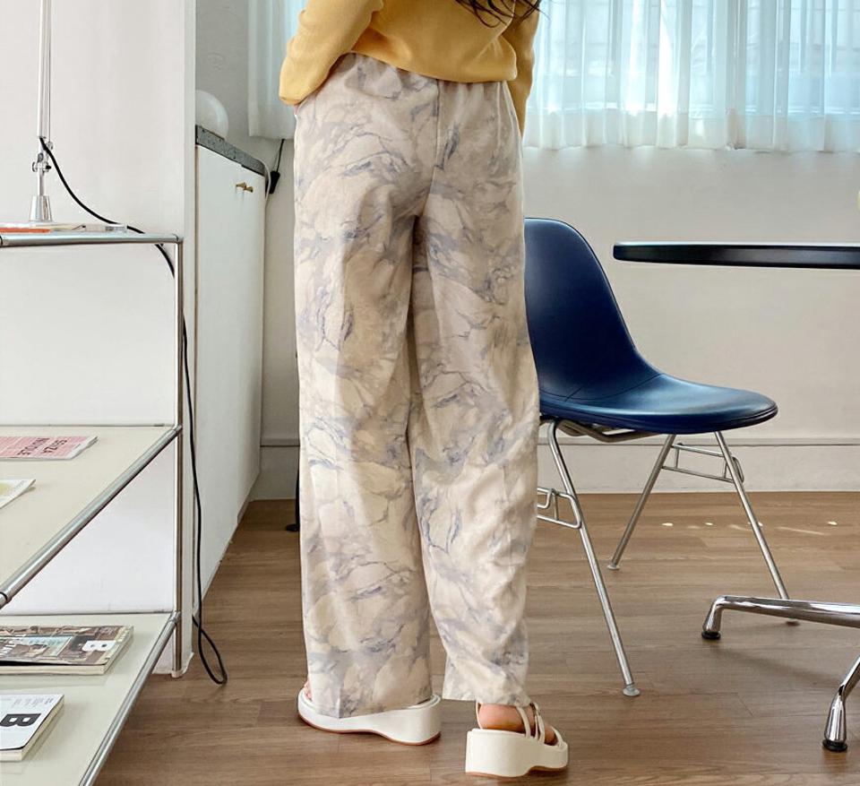 【只今10%OFF】マーブリングドロストパンツ・全2色・t63994 レディース 【pt】【韓国 ファッション ボトムス パンツ ロング ロングパンツ デイリー イージー ワイド ストリング フィット ユニーク マーブリング パターン 細身 体型カーバー 10分丈 春 夏】【NIJU】