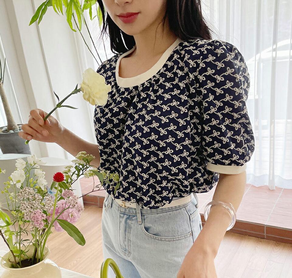 パンチング刺繍ブラウス・全4色・t64042 レディース 【bl】 韓国 ファッション トップス ブラウス 半袖 ラウンドネック パンチング 刺繍 ルーズ ゆったり ガーリー 体型カバー 細身 春 夏 NIJU