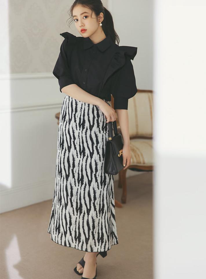 今田美桜 ゼブラ柄スカート