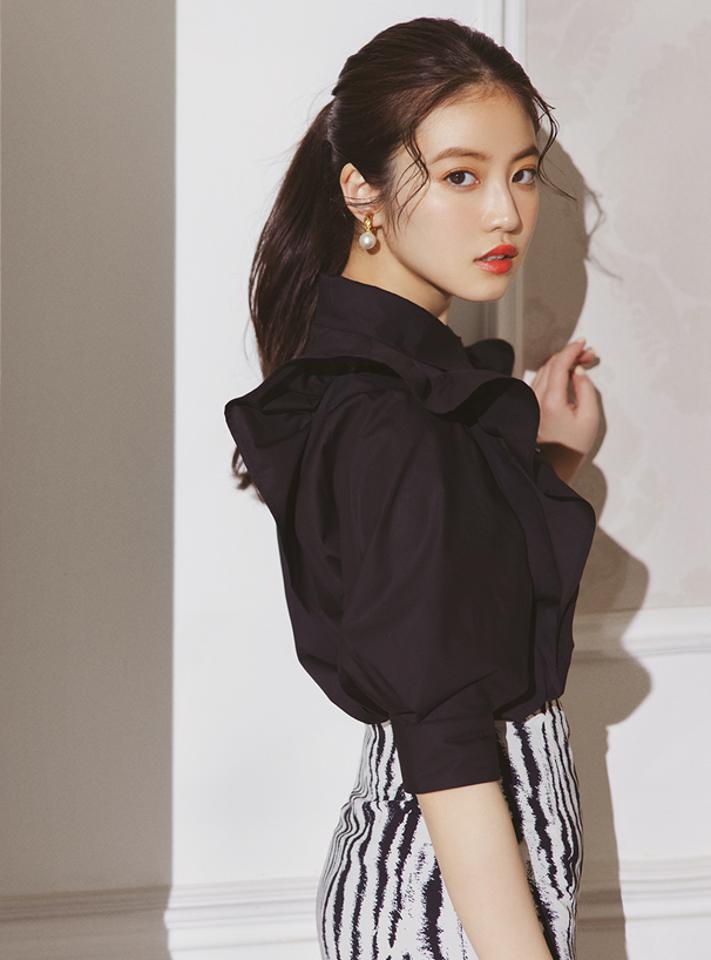 今田美桜 ゼブラ柄スカート