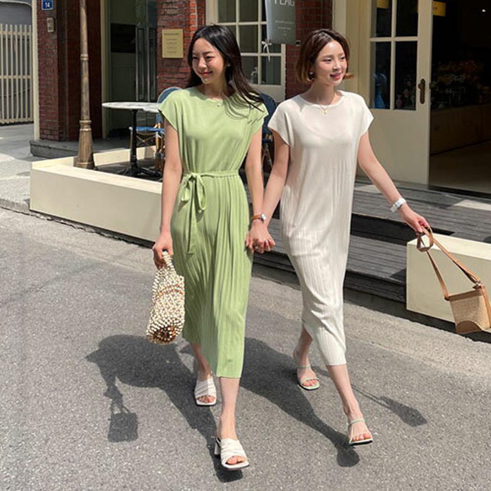 ストラップ付プリーツニットワンピース・全3色・b57331 レディース 【ops】【韓国 ファッション ワンピース ロング ロングワンピース 半袖 プリーツ ラウンドネック スリーブレス ストラップ ショートスリーブ フェミニン 体型カバー 細身 夏 春】