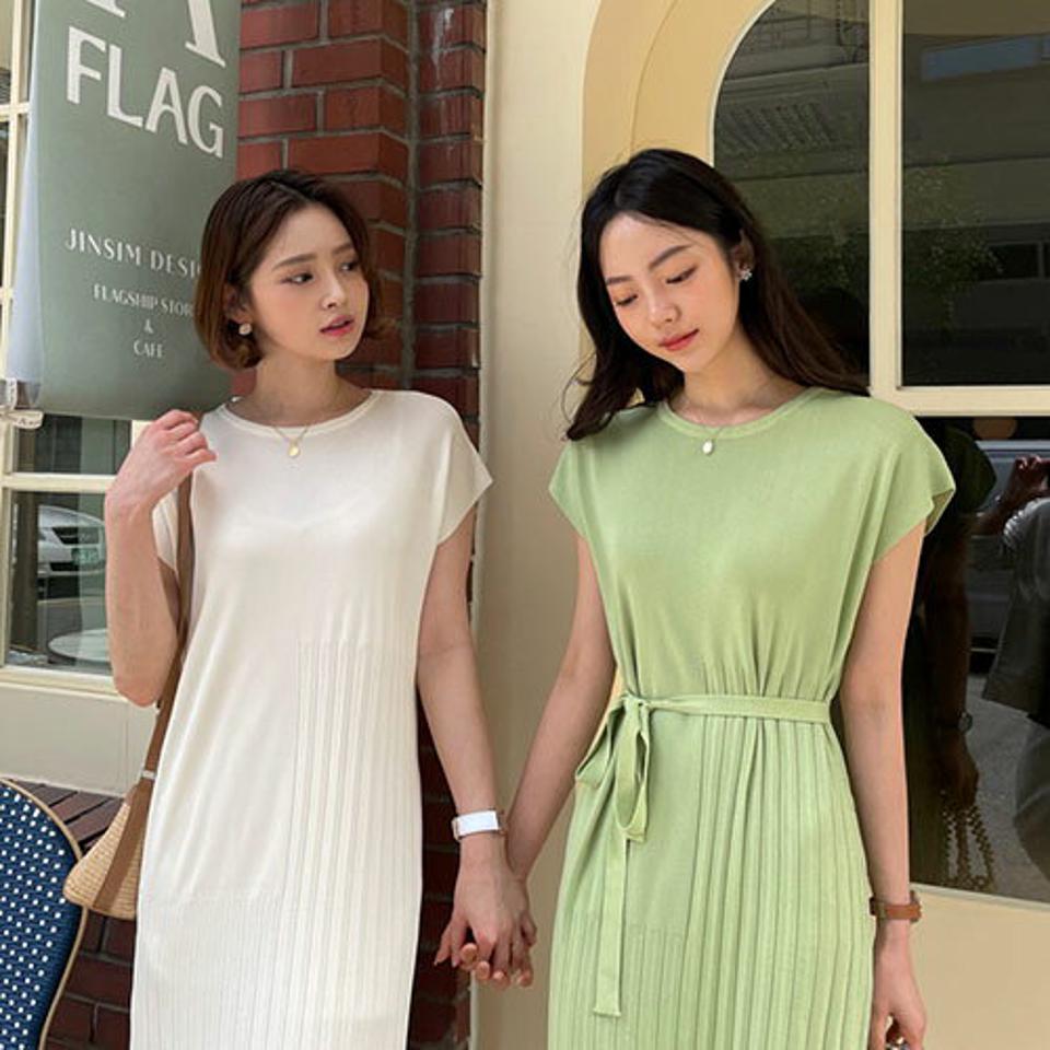 ストラップ付プリーツニットワンピース・全3色・b57331 レディース 【ops】【韓国 ファッション ワンピース ロング ロングワンピース 半袖 プリーツ ラウンドネック スリーブレス ストラップ ショートスリーブ フェミニン 体型カバー 細身 夏 春】