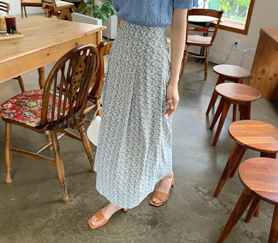 タックフローラルロングスカート・全2色・b61992 レディース 【sk】【韓国 ファッション ボトムス スカート ロング ロングスカート 花柄 フローラル パターン おしゃれ フェミニン スリム フィット 体型カバー 細身 夏 春】
