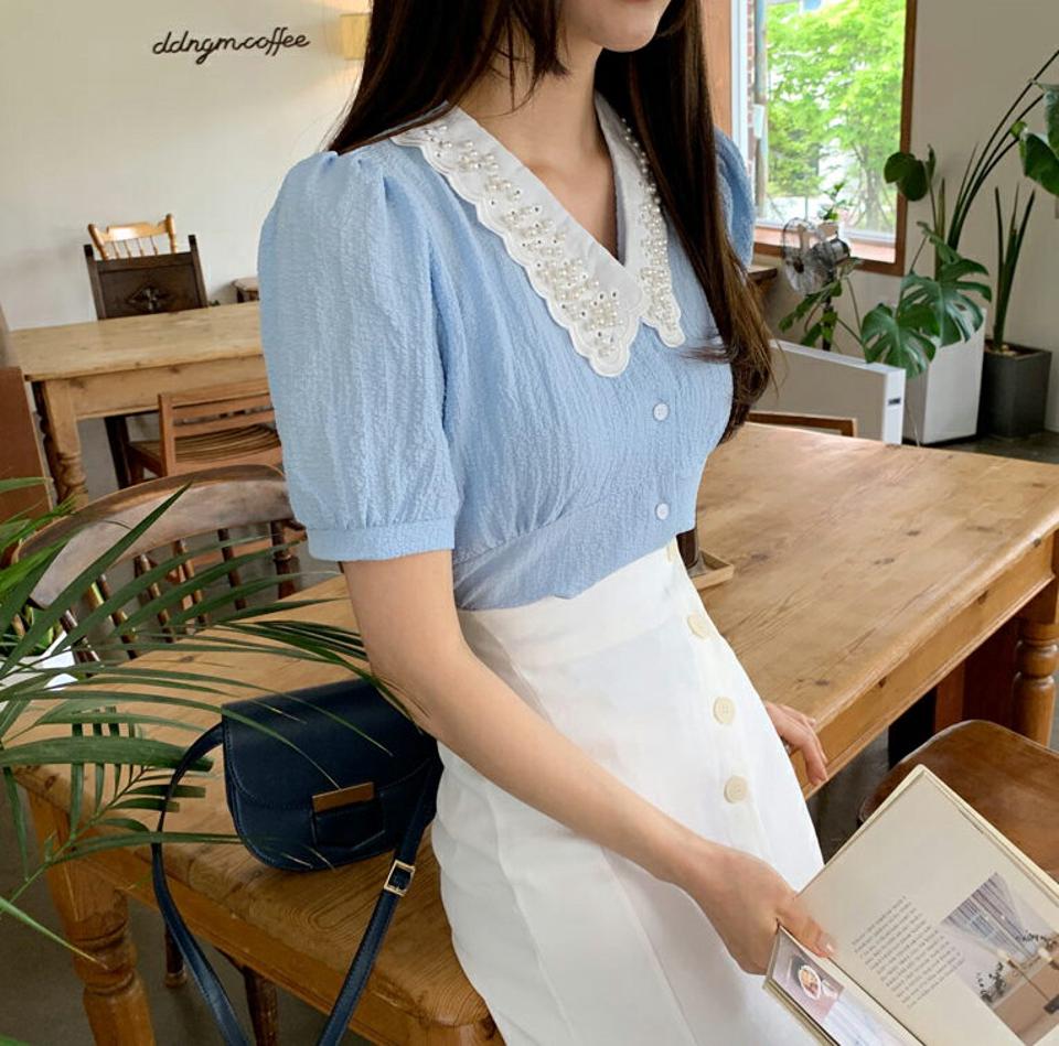 フェイクパールカラーブラウス・全3色・b61986 レディース 【bl】【韓国 ファッション トップス ブラウス 半袖 デコルテ パール 上品 配色 カラー 5分丈 パフスリー ギャザー 体型カバー スリム フィット ボリューム ガーリー 夏 春】