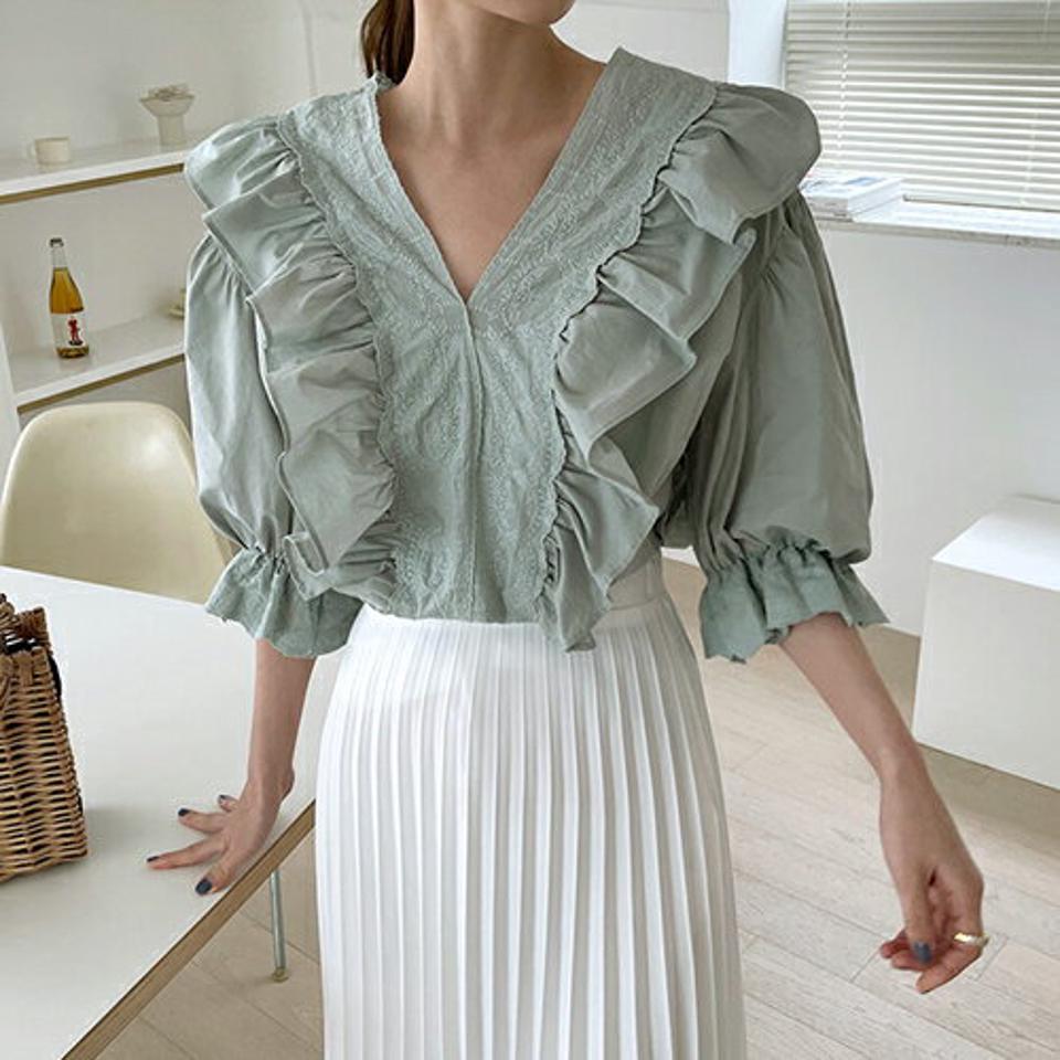 レースVネックフリルブラウス・全2色・b68237 レディース 【bl】【トップス ブラウス Vネック フリル レース ガーリー フェミニン 可愛い かわいい 半袖 ハーフスリーブ 春 夏 韓国 ファッション】【ハイホリHIHOLLI】