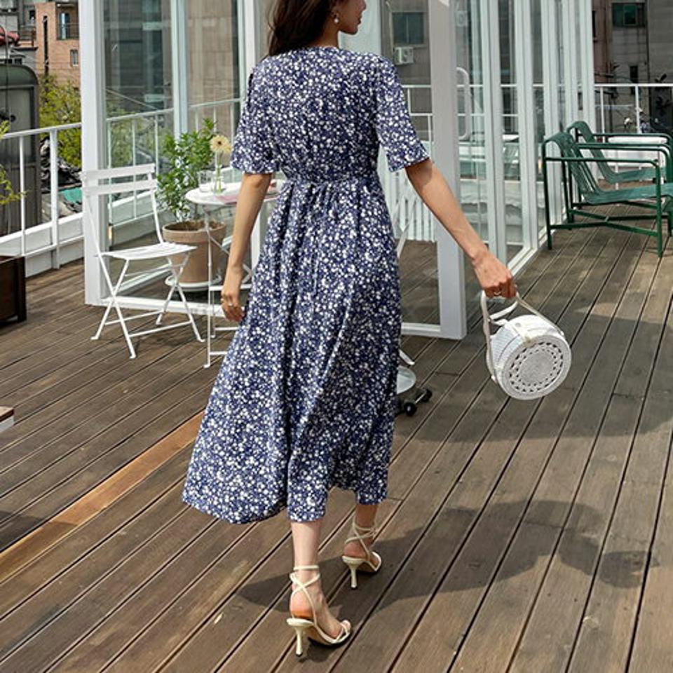 Vネックリボンシフォン花柄ワンピース・全2色・t63587 レディース 【ops】 韓国 ファッション ワンピース ロング ロングワンピース 半袖 フェミニン シフォン 花柄 フラワー パターン Vネック リボン ボリューム 体型カバー 細身 夏 春