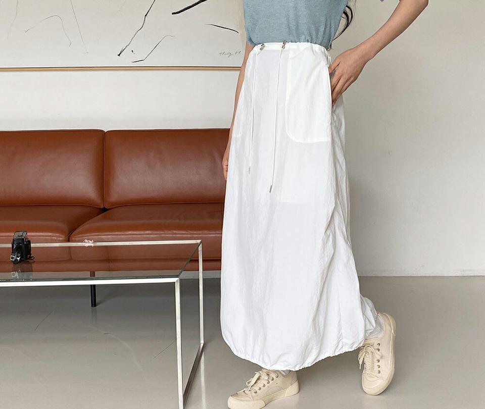 ナイロンドロストスカート・全2色・t64085 レディース 【sk】【韓国 ファッション ボトムス スカート ロング ロングスカート ドライ ナイロン ゴム ストリング フィット Hライン フェミニン カジュアル デイリー 体型カバー 細身 春 夏】【NIJU】