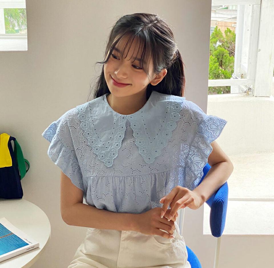 アイレットレースカラーブラウス・全2色・b64075 レディース 【bl】【韓国 ファッション トップス ブラウス 半袖 ラウンドネック レース 花柄 フラワー パターン フリル ギャザー ウェーブ ビッグカラー ガーリー ルーズ ゆったり 体型カバー 細身 春 夏】【NIJU】