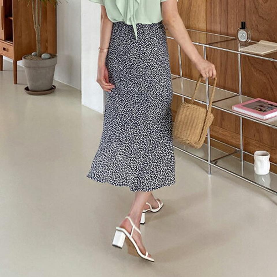 小花柄マーメイドスカート・全3色・b63598 レディース 【sk】【韓国 ファッション ボトムス スカート ロング ロングスカート 花柄 フラワー パターン 小花柄 ガーリー マーメイド アンバランス フェミニン スリム フィット 体型カバー 細身 夏 春】