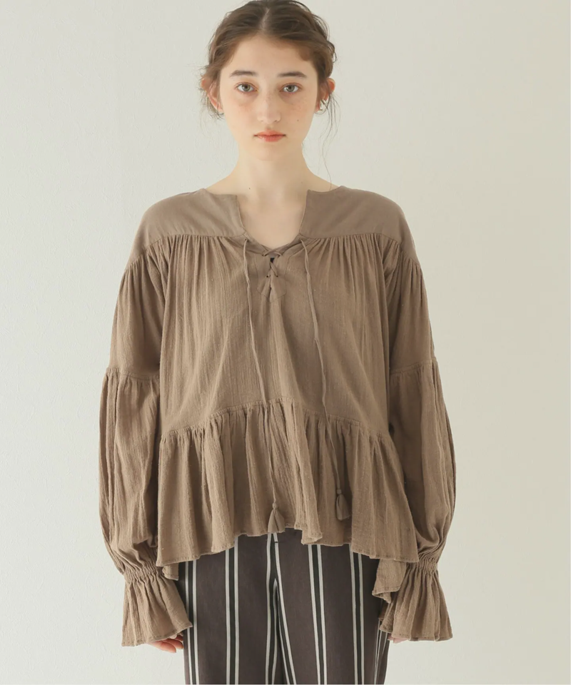 【SARA MALLIKA/サラマリカ】 COTTON CRAPE GATHER BIG SLE：ブラウス（JOURNAL STANDARD relume）