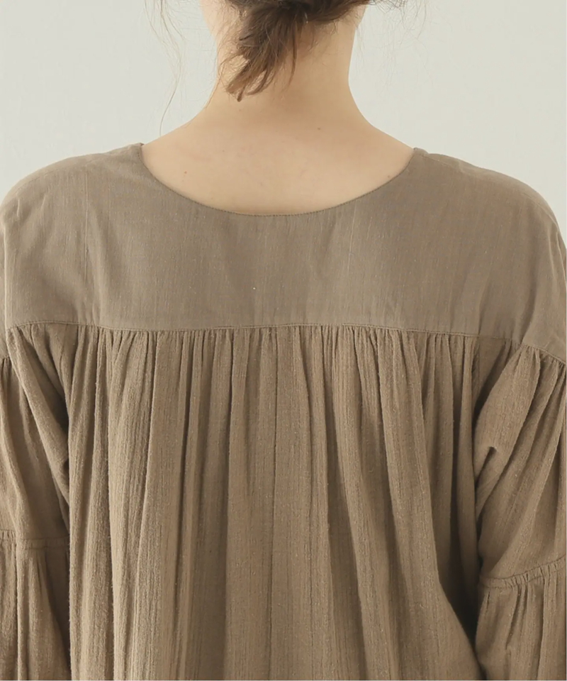 【SARA MALLIKA/サラマリカ】 COTTON CRAPE GATHER BIG SLE：ブラウス（JOURNAL STANDARD relume）