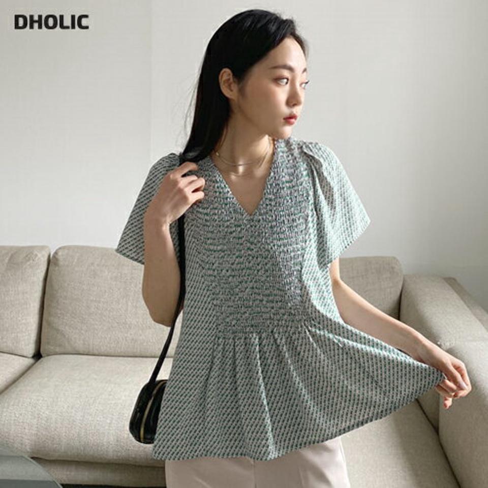 Vネックパターンブラウス・全3色・b65144 レディース 【bl】 韓国ファッション トップス ブラウス 半袖 パターン Vネック シャーリング フレア ハーフスリーブ スリム ボリューム ガーリー 夏 春