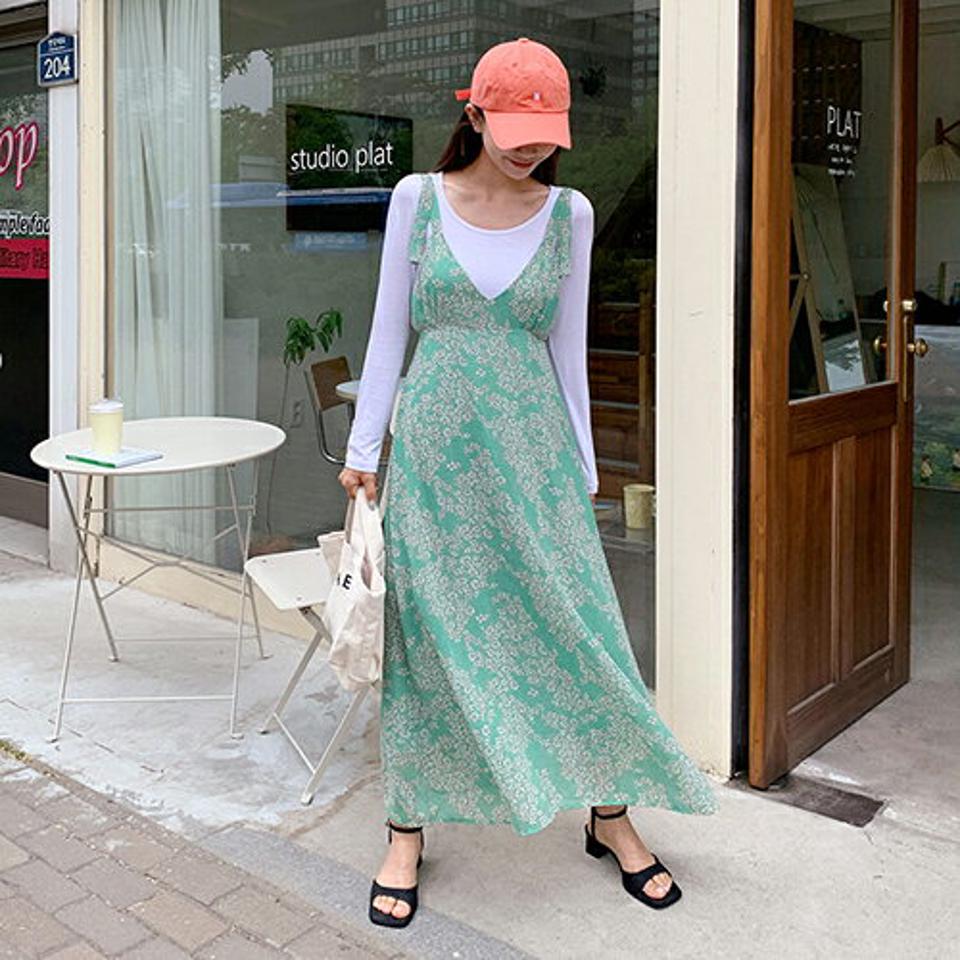 花柄スリーブレスワンピース・全2色・b65330 レディース 【ops】 韓国 ファッション ワンピース ロング ロングワンピース スリーブレス ノースリーブ キャミワンピース レイヤード風 花柄 フラワー パターン ストラップ フレア 体型カバー 細身 夏 春