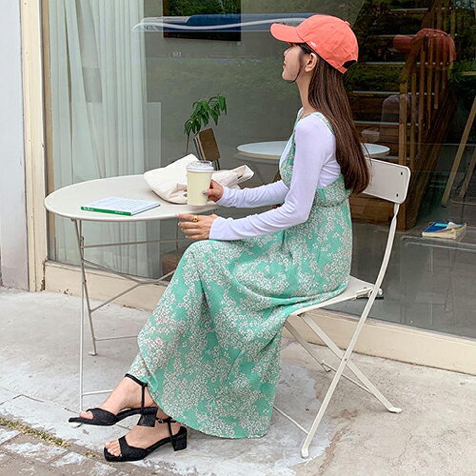 花柄スリーブレスワンピース・全2色・b65330 レディース 【ops】 韓国 ファッション ワンピース ロング ロングワンピース スリーブレス ノースリーブ キャミワンピース レイヤード風 花柄 フラワー パターン ストラップ フレア 体型カバー 細身 夏 春