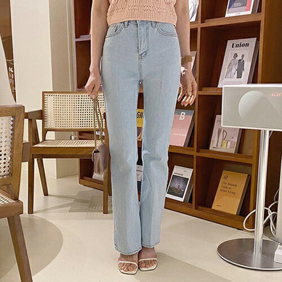 【全品10%OFF】ライトブルーフレアデニムパンツ・全1色・t57387 レディース 【pt】【韓国 ファッション ボトムス ロング ロングパンツ 美脚 デニム セミブーツカット ブーツカット スリム 10分丈 体型カーバー 細身 ハイウエスト 夏 春】