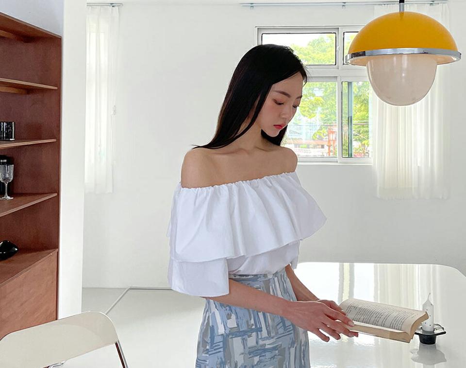 2WAYラッフルブラウス・全2色・b65142 レディース 【bl】【韓国 ファッション トップス ブラウス 半袖 2WAYラウンドネック オフショル ラッフル ルーズ 体型カバー スリム ボリューム ガーリー 夏 春】