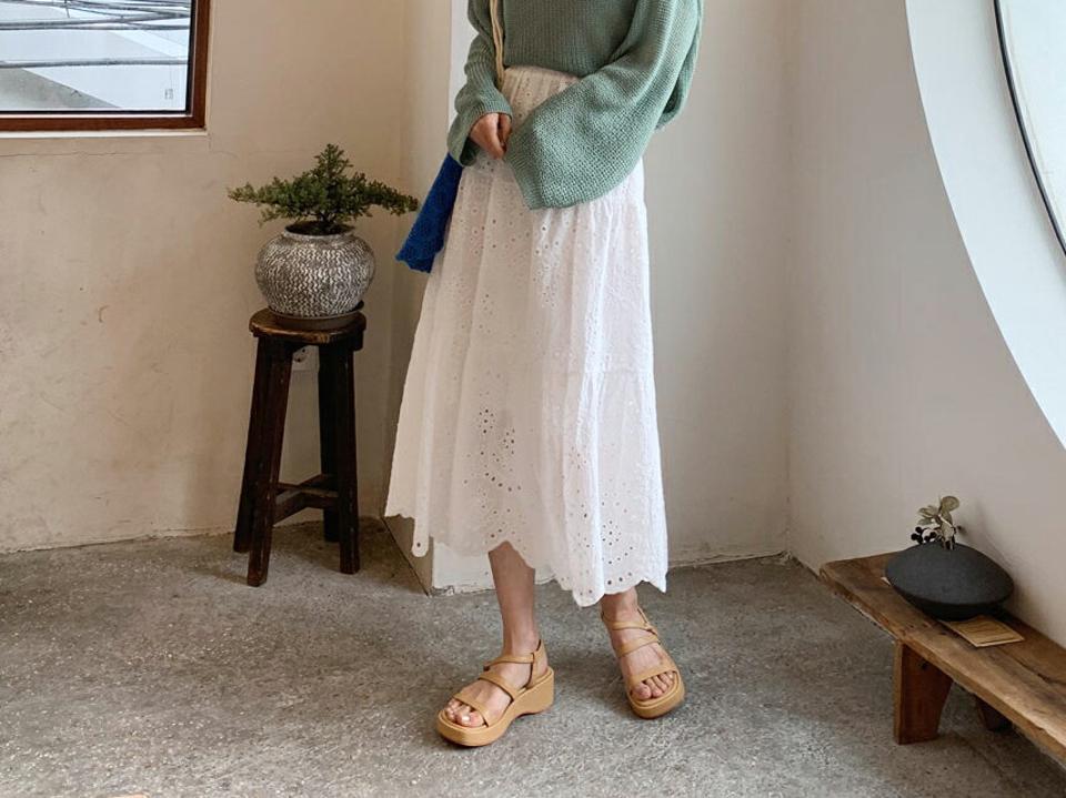 アイレットレーススカート・全2色・b62067 レディース 【sk】【韓国 ファッション ボトムス スカート ロング ロングスカート 花柄 フラワー パターン アイレットレース ティアード 大人 ゴム カジュアル フェミニン 体型カバー 細身 夏 春】