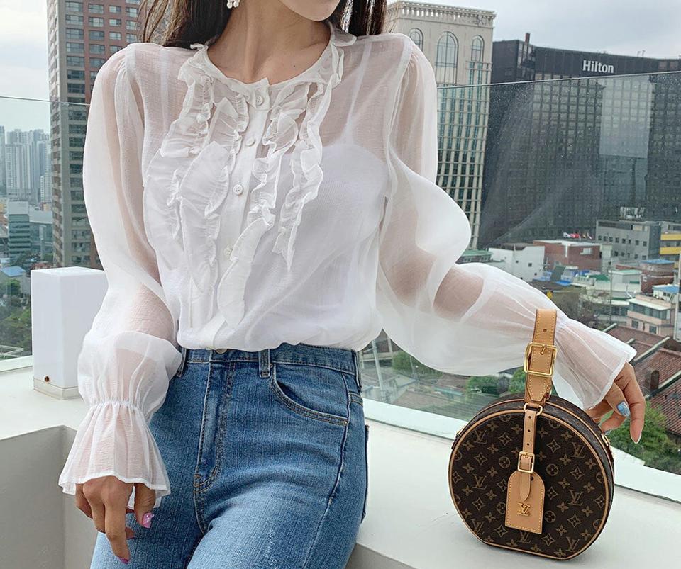 フリルシアーブラウス・全2色・t62063 レディース 【bl】【韓国 ファッション トップス ブラウス 長袖 フリル ボリューム 光沢 上品 透け感 レイヤード風 フェミニン 体型カバー スリム ボリューム 夏 春】