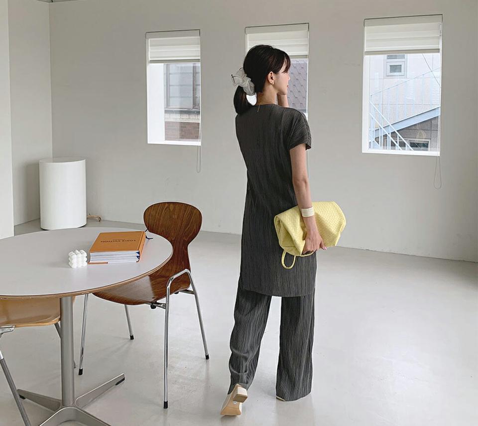 プリーツスリットTシャツ&パンツSET・全3色・t62013 レディース 【pt】【韓国 ファッション ボトムス ロング ロングパンツ 美脚 プリーツ セットアップ セット ラウンドネック Hライン 大人 スリム 10分丈 体型カーバー 細身 夏 春】