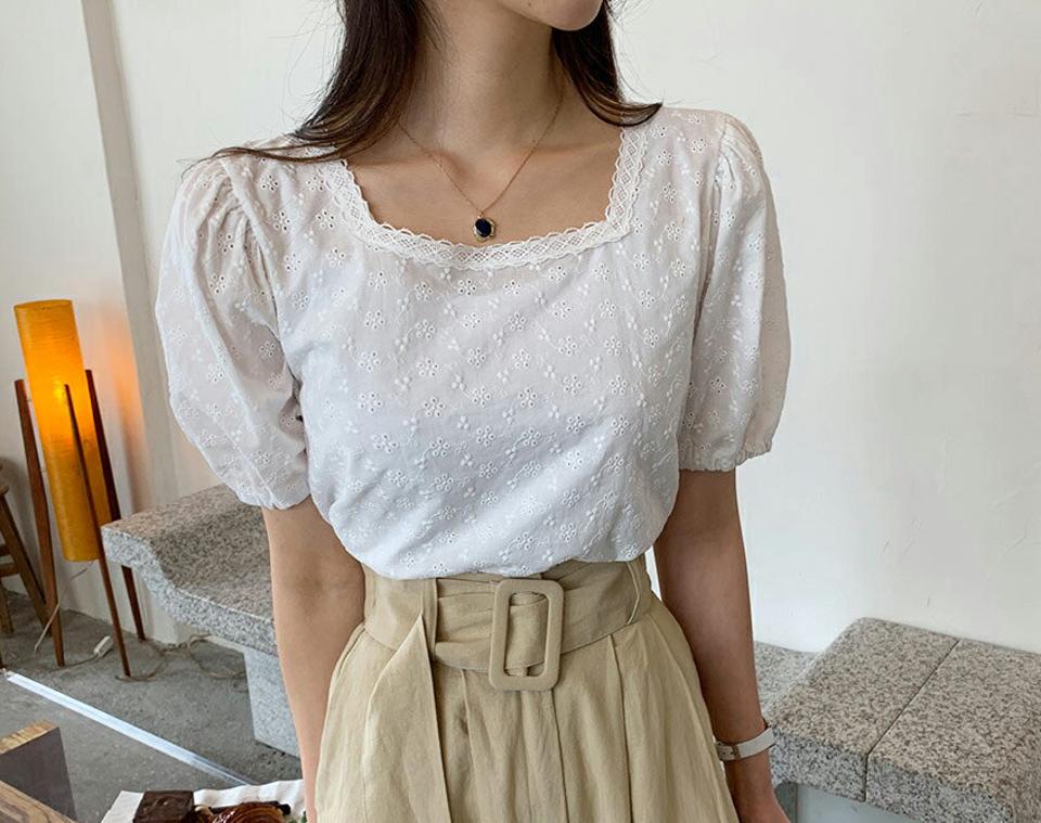 スクエアアイレットレースブラウス・全3色・t62057 レディース 【bl】【韓国 ファッション トップス ブラウス 半袖 花柄 フラワー パターン アイレットレース スクエアネック ビンテージ ハーフスリーブ レース 体型カバー スリム ボリューム ガーリー 夏 春】