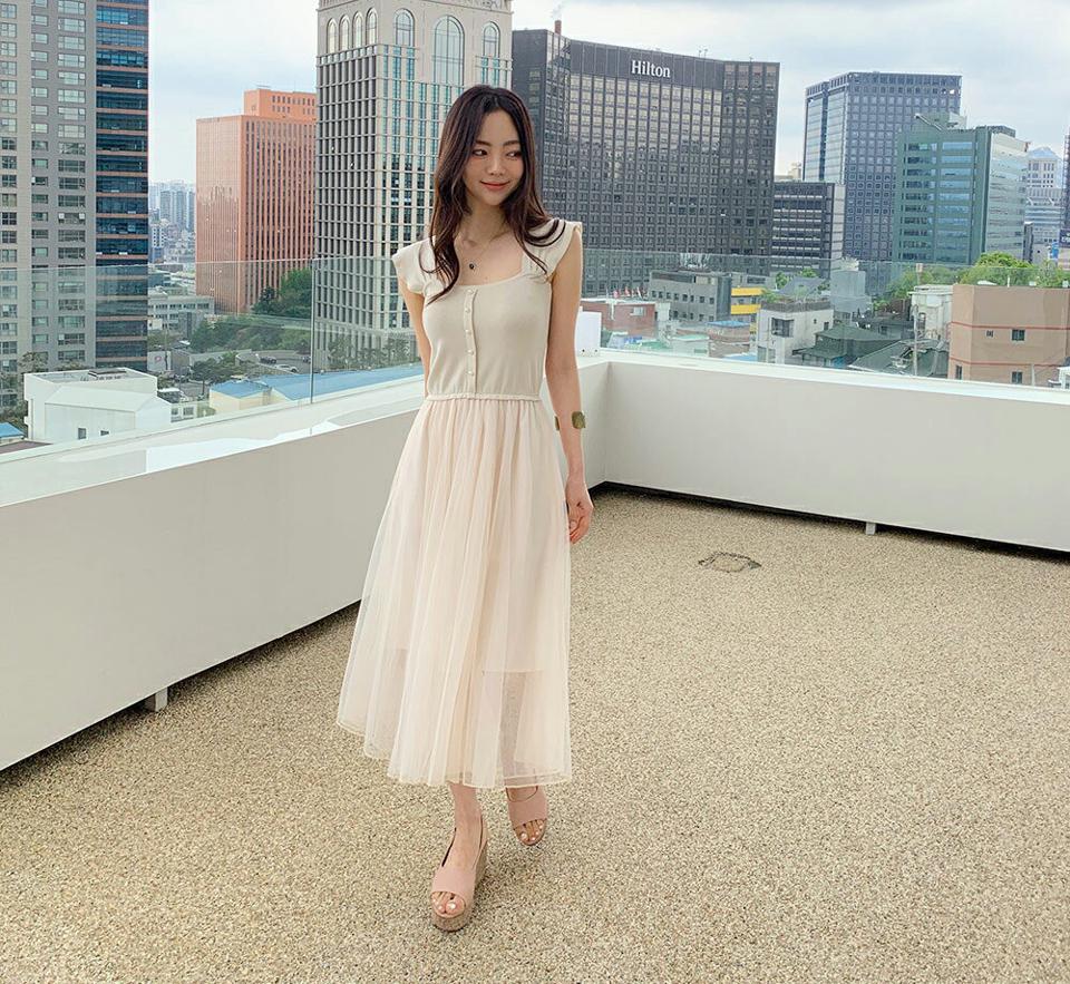 スクエアパール調ボタンニットワンピース・全1色・t62041 レディース 【ops】【韓国 ファッション ワンピース ロング ロングワンピース 半袖 異素材 パール ニットワンピース シフォン ゴム スリーブレス スクエアネック Aライン 体型カバー 夏 春】