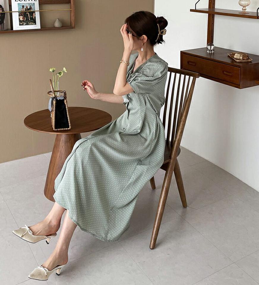 フリルネックドットワンピース・全2色・t68379 レディース 【ops】【ワンピース ロング 半袖 ハーフスリーブ ドット柄 フリルネック フリル ガーリー 可愛い かわいい 春 夏 韓国 ファッション】【ハイホリHIHOLLI】