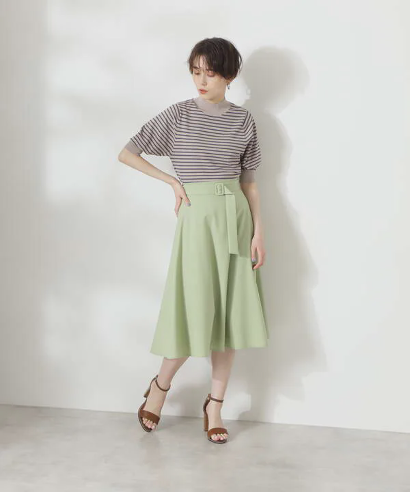 クルミバックル付フレアスカート