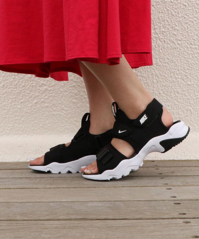 Collage Gallardagalante コラージュガリャルダガランテ の Nike ナイキ キャニオンサンダル Parte