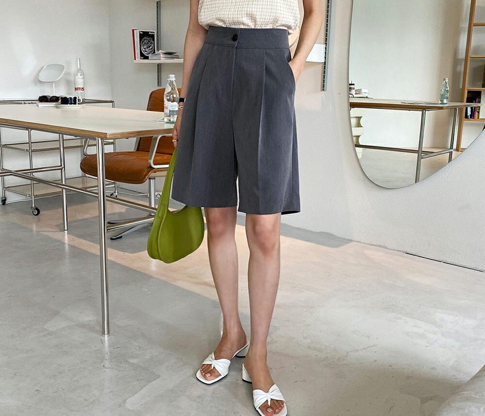 ワンタックハーフスラックス・全4色・t65362 レディース 【pt】 韓国 ファッション ボトムス ショート ショートパンツ 美脚 スラックス ハーフ ワイド ルーズ ゆったり ストレート 大人 スリム 体型カーバー 細身 バミューダパンツ 夏 春