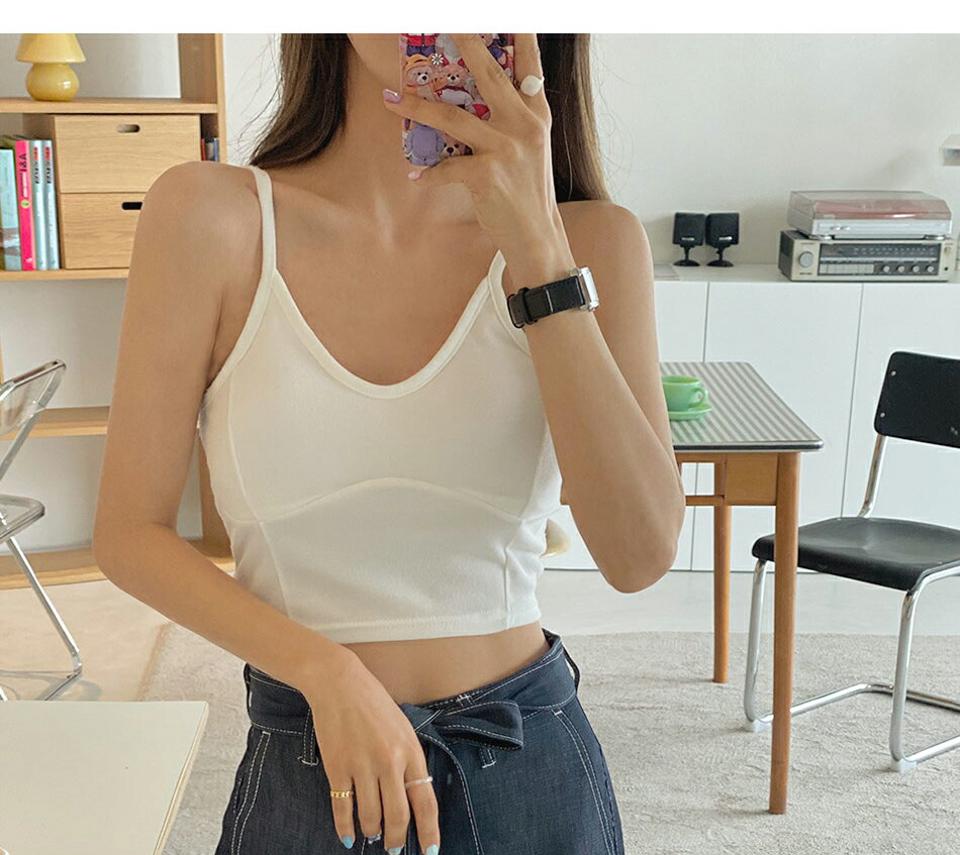 Vネックカップスリーブレス・全2色・t65373 レディース 【tops】 韓国 ファッション トップス スリーブレス ノースリーブ ユニーク ベーシック カップ クロップド丈 タイト Vネック スリム フィット デコルテ 細身 体型カバー フェミニン 夏 春