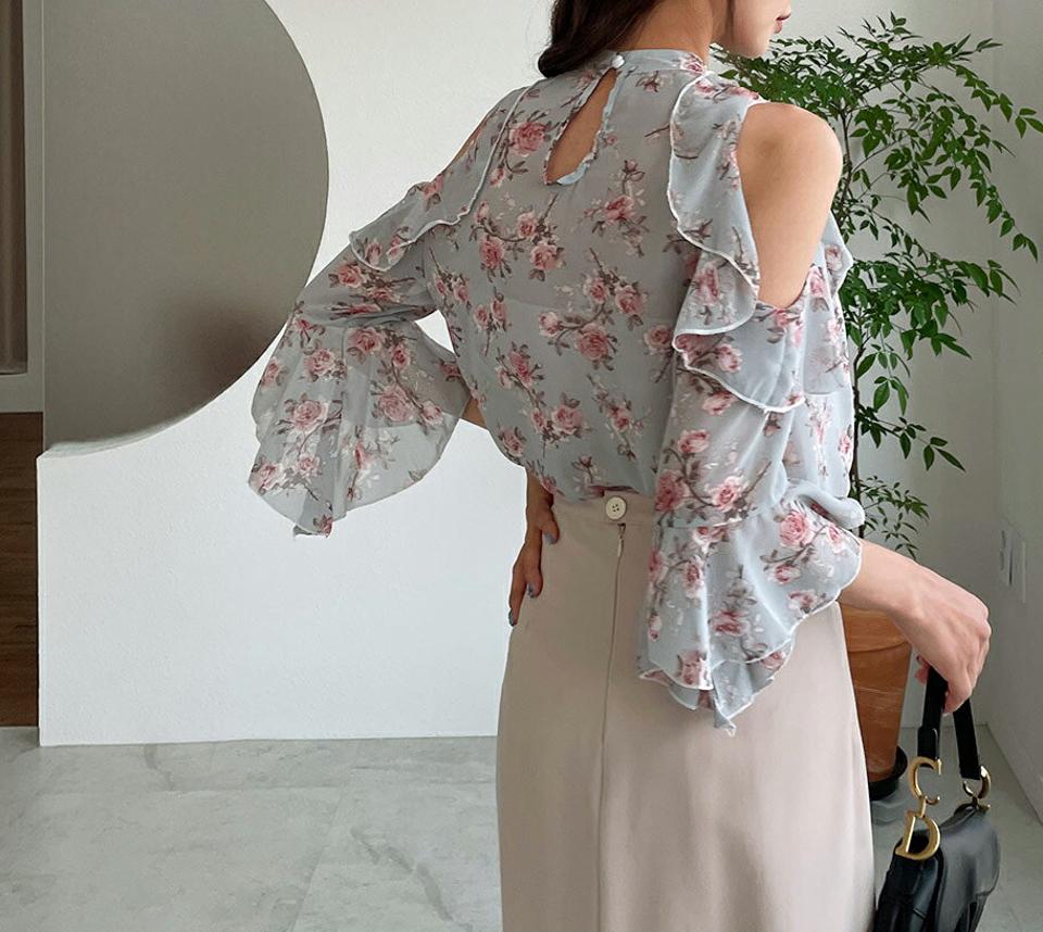 オープンショルダー花柄ブラウス・全3色・b65180 レディース 【bl】 韓国 ファッション トップス ブラウス 長袖 花柄 フラワー パターン オープンショルダー フリル ラブリー ハーフネック フェミニン ボリューム 体型カバー スリム 細身 夏 春