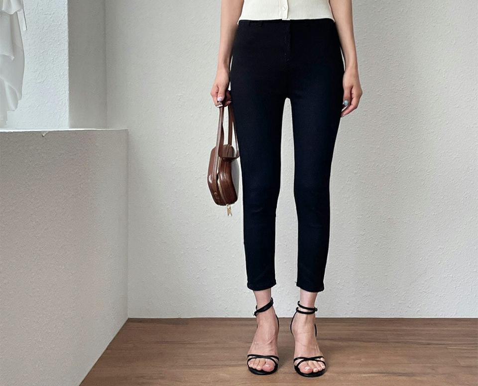 スキニーパンツ・全2色・t65186 レディース 【pt】 韓国 ファッション ボトムス ロング ロングパンツ 美脚 シンプル スキニー タイト フィット 足長 ストレート 大人 スリム 10分丈 体型カーバー 細身 夏 春