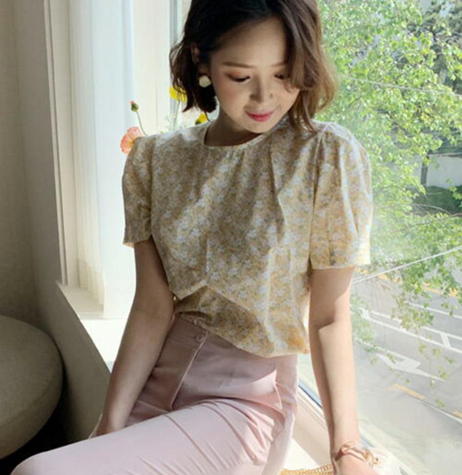 バックリボン花柄ブラウス・全3色・t63669 レディース 【bl】【韓国 ファッション トップス ブラウス 半袖 花柄 ラウンドネック リボン パフスリーブ フェミニン 体型カバー スリム 細身 夏 春】