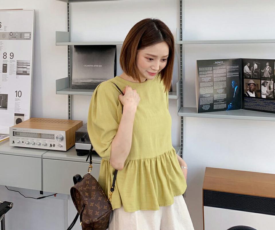 フレアへムパフブラウス・全3色・t63686 レディース 【bl】 韓国 ファッション トップス ブラウス 半袖 フレア ボリューム パフスリーブ 7分丈 ラウンドネック フェミニン 体型カバー スリム 細身 夏 春