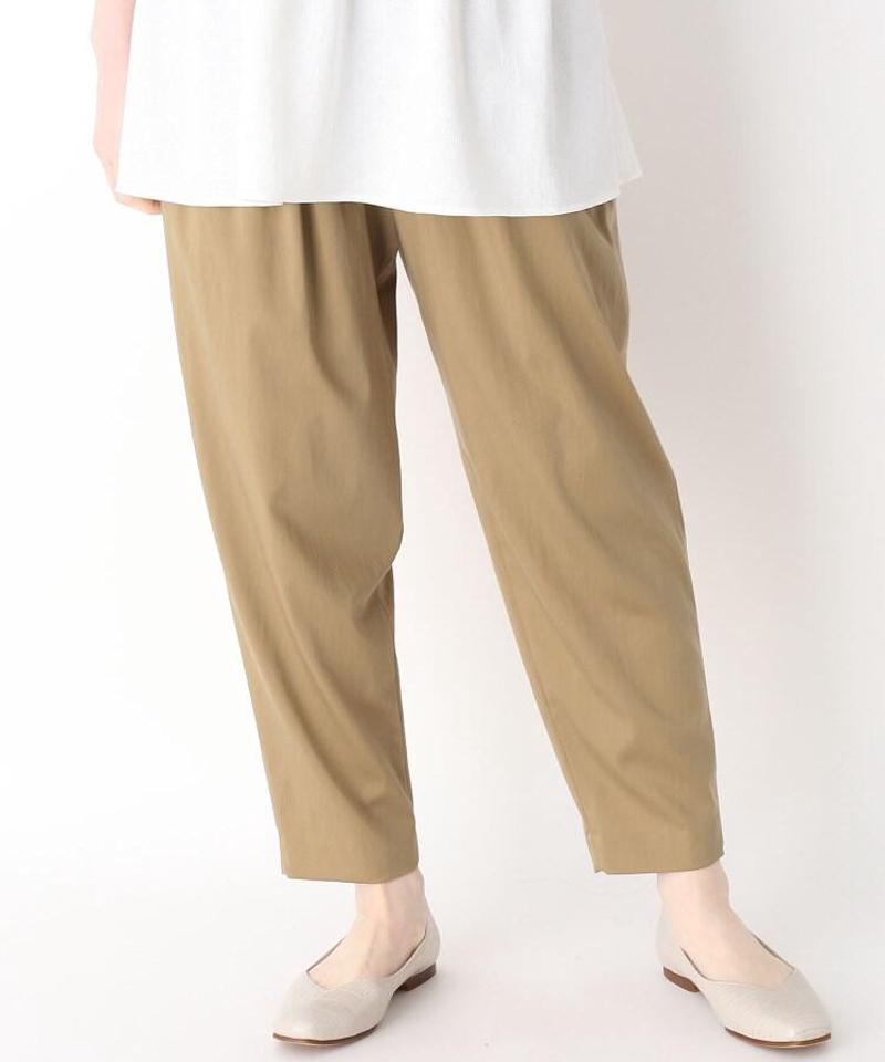 ストレッチサテンテーパードパンツ