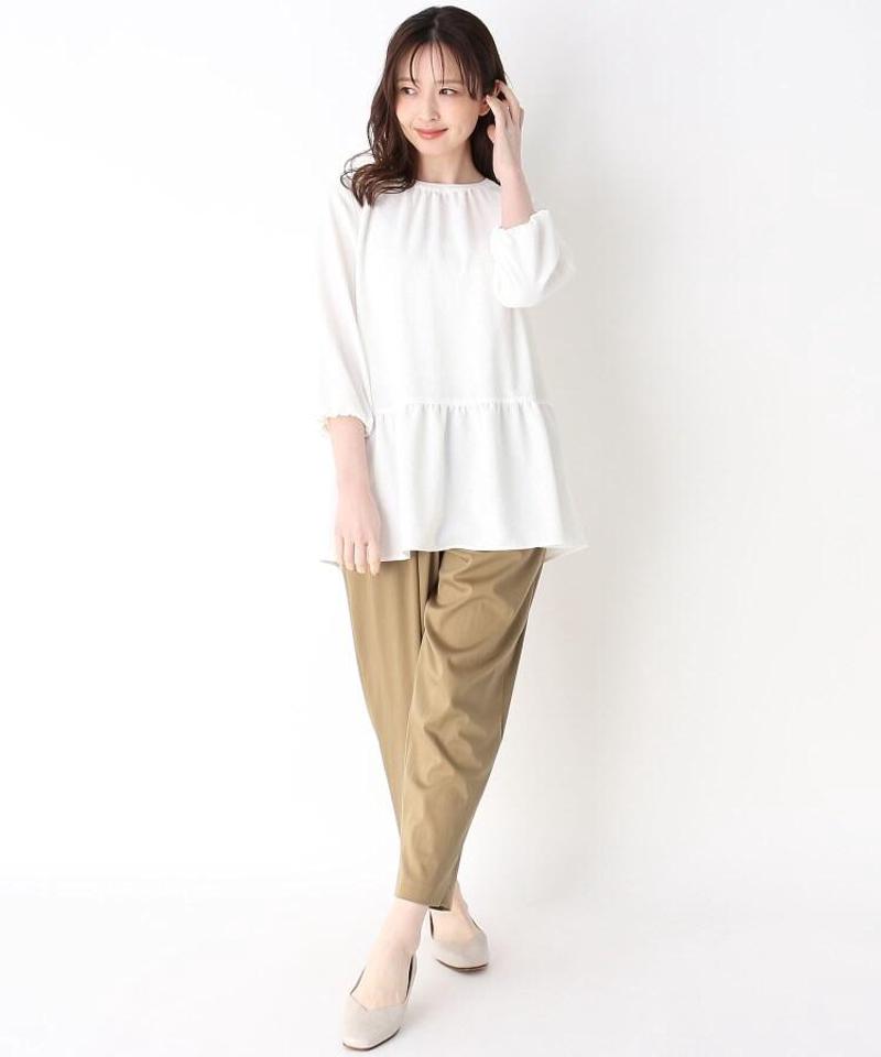 ストレッチサテンテーパードパンツ