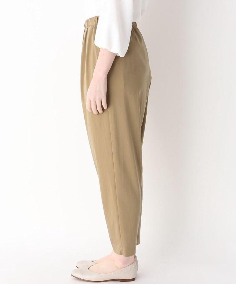 ストレッチサテンテーパードパンツ