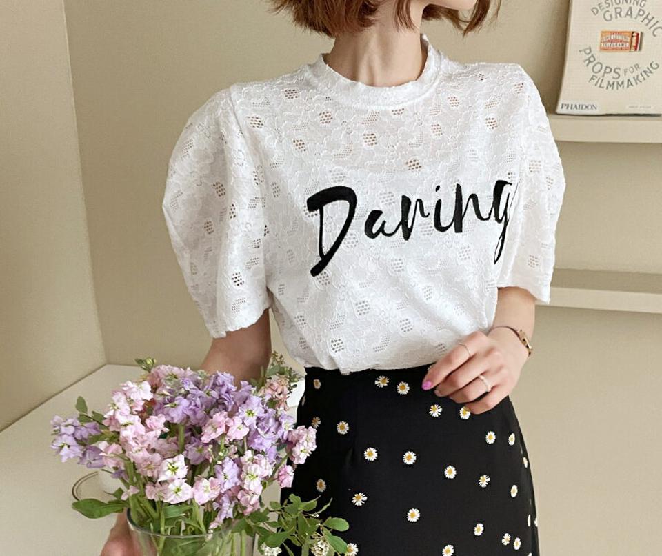 【全品10%OFF】レースレタリングTシャツ・全4色・t62082 レディース 【tops】【韓国 ファッション トップス Tシャツ 半袖 デイリー パンチング レース レタリング ボリューム 5分丈 パフスリーブ ラウンドネック 体型カーバー 細身 スリム フィット 夏 春】