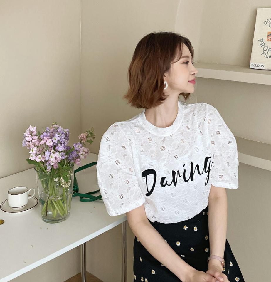 【全品10%OFF】レースレタリングTシャツ・全4色・t62082 レディース 【tops】【韓国 ファッション トップス Tシャツ 半袖 デイリー パンチング レース レタリング ボリューム 5分丈 パフスリーブ ラウンドネック 体型カーバー 細身 スリム フィット 夏 春】