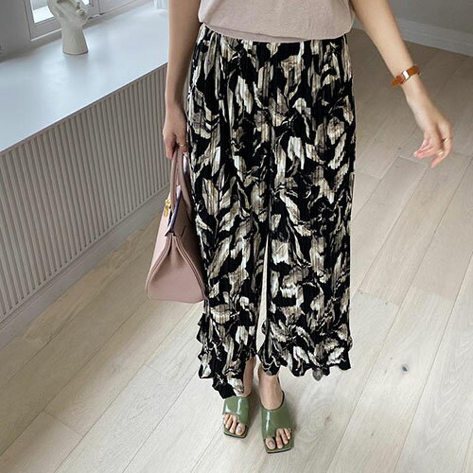 花柄プリーツフレアパンツ・全2色・b68637 レディース 【pt】 パンツ ズボン ロングパンツ ワイド フレア プリーツ 花柄 フラワー シック 大人 カジュアル ラフ 体型カバー 春 ウエストゴム 夏 秋 韓国 ファッション ハイホリHIHOLLI