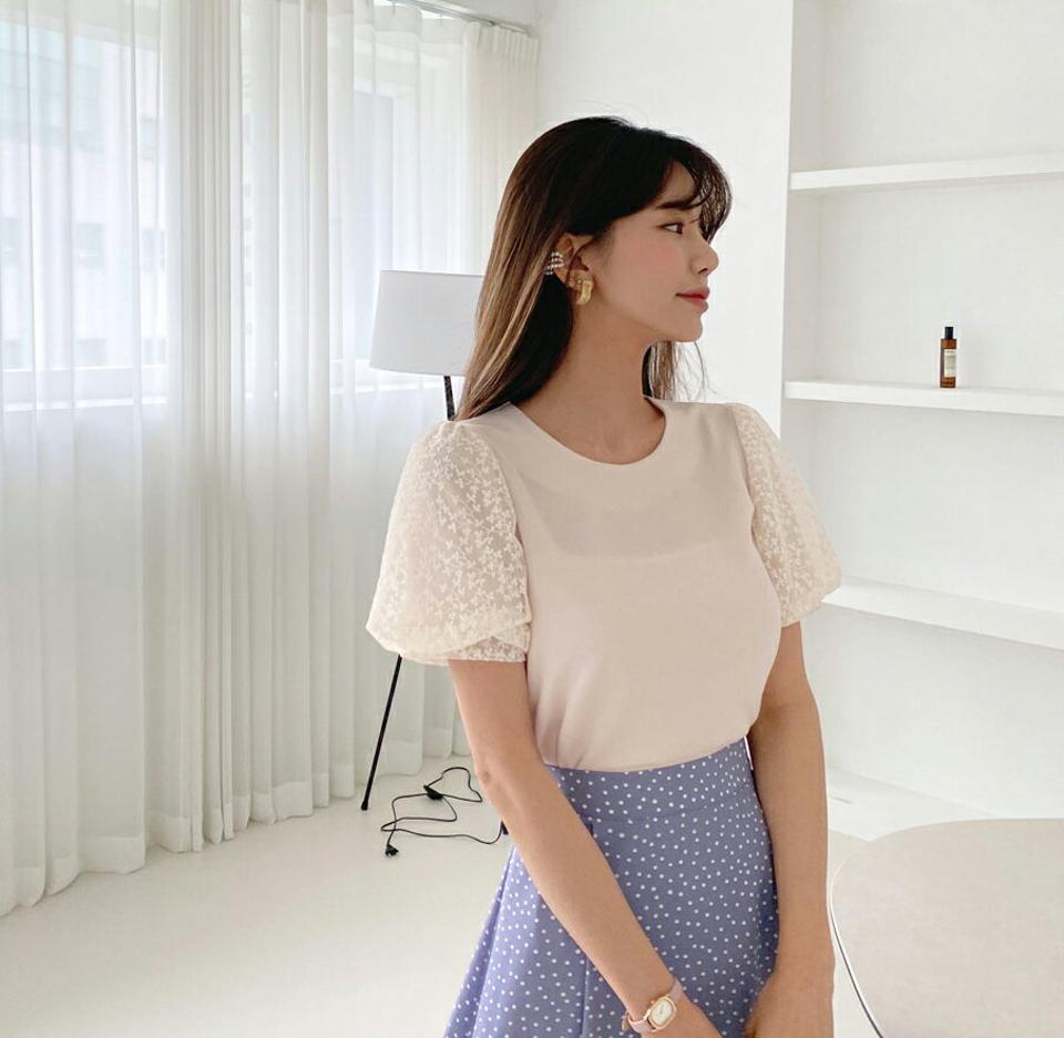 【全品10%OFF】レースパフブラウス・全3色・t62089 レディース 【bl】【韓国 ファッション トップス ブラウス 半袖 花柄 フラワー パターン レース ショート パフスリーブ ラウンドネック フェミニン ボリューム 体型カバー スリム 細身 ベーシック 夏 春】