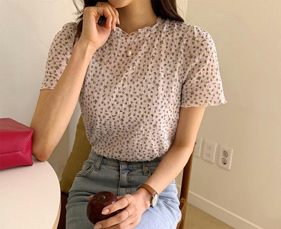 花柄リンクルTシャツ・全3色・t57400 レディース 【tops】 韓国 ファッション トップス Tシャツ 半袖 花柄 フラワー パターン リンクル ウェーブ 体型カーバー 細身 スリム フィット タイト ガーリー 夏 春