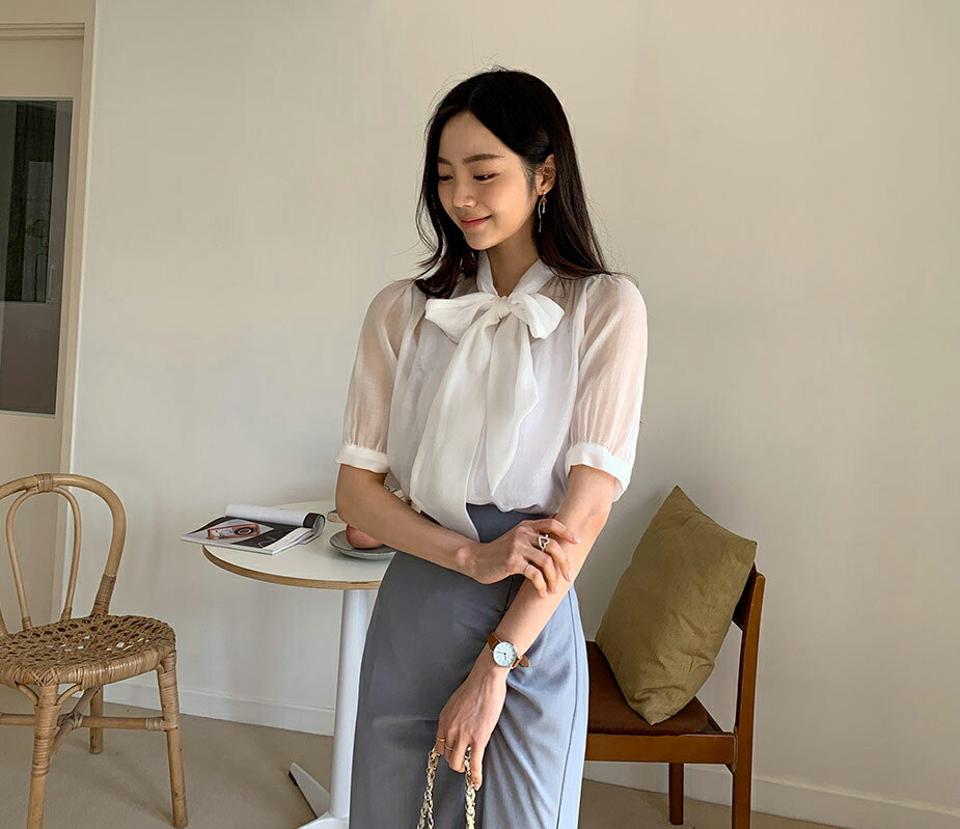 シースルーリボンブラウス・全5色・t57432 レディース 【bl】【韓国 ファッション トップス ブラウス 半袖 シースルー ネックリボン ショート パフスリーブ リボン フェミニン ボリューム 体型カバー スリム 細身 フィット 夏 春】