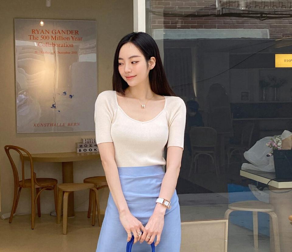 ダイヤネックニット・全5色・t65381 レディース 【tops】 韓国 ファッション トップス ニット 半袖 デイリー ダイヤネック スリム フィット セクシー デコルテ タイト 細身 体型カーバー フェミニン 夏 春