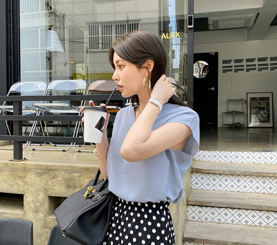 フレンチスリーブVネックブラウス・全7色・b68574 レディース 【bl】 トップス ブラウス フレンチスリーブ Vネック 単色 無地 シンプル ベーシック 大人 きれいめ 春 夏 韓国 ファッション ハイホリHIHOLLI