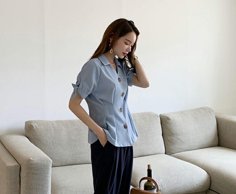 タックボタンカラーブラウス・全3色・b68570 レディース 【bl】 トップス ブラウス 半袖 タック 単色 無地 シンプル 大人 春 夏 韓国 ファッション ハイホリHIHOLLI