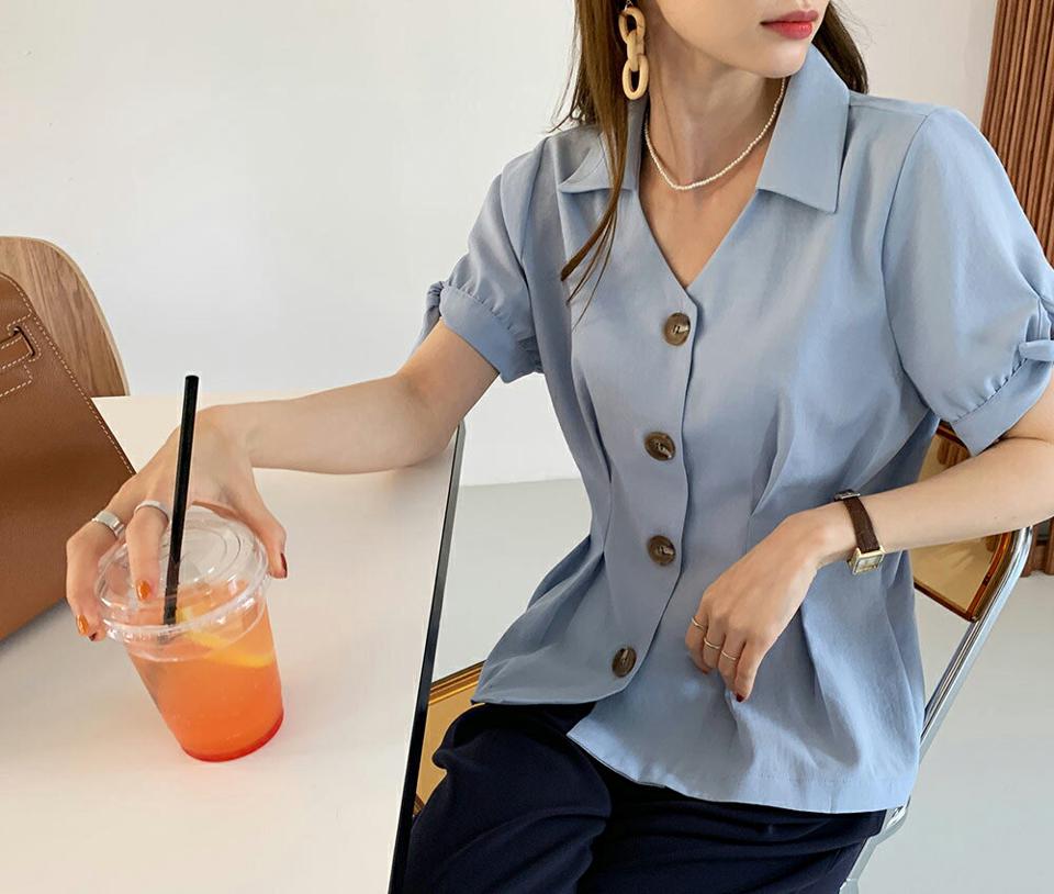 タックボタンカラーブラウス・全3色・b68570 レディース 【bl】 トップス ブラウス 半袖 タック 単色 無地 シンプル 大人 春 夏 韓国 ファッション ハイホリHIHOLLI