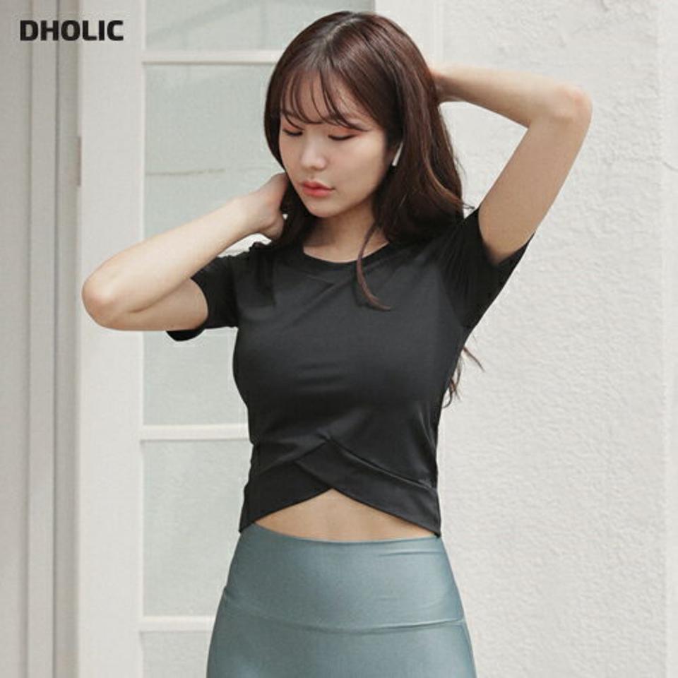 VカットヘムカップTシャツ・全4色・b44639 レディース 【tops】 韓国 ファッション トップス Tシャツ 半袖 デイリー ショートスリーブ Vカット クロップド丈 ラウンドネック 体型カーバー 細身 スリム フィット フィットネス ジム 夏 春