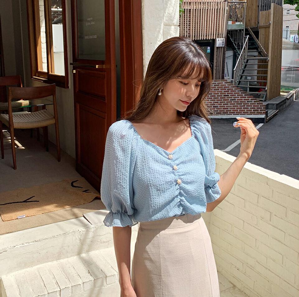 【全品10%OFF】2WAYフェイクパールパフブラウス・全4色・t63764 レディース 【bl】【韓国 ファッション トップス ブラウス 半袖 パール ゴールド フレーム 7分丈 パフスリーブ ギャザー ショートスリーブ フェミニン ボリューム 体型カバー スリム 細身 夏 春】